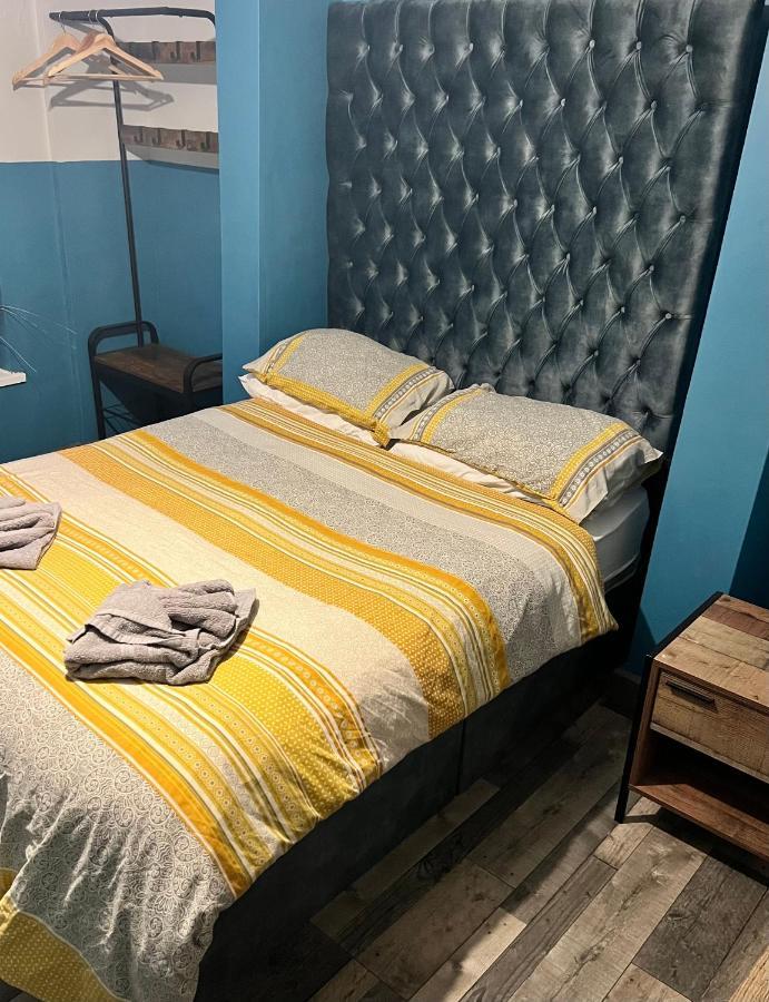 Town Center Large 2 Bedroom Apartment- Sleeps Up To 6 - Dogs Welcome - 2 Minutes From Train Station Blackpool Exteriör bild