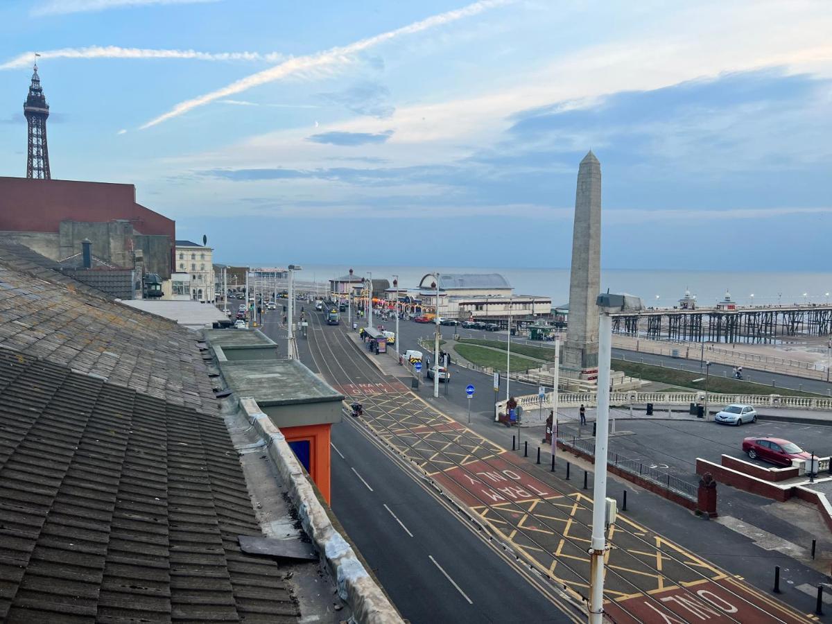 Town Center Large 2 Bedroom Apartment- Sleeps Up To 6 - Dogs Welcome - 2 Minutes From Train Station Blackpool Exteriör bild